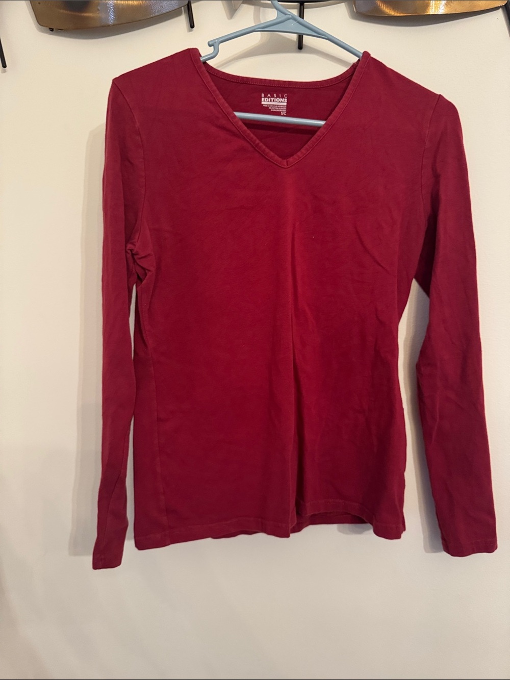 Basic Editions Burgundy Long Sleeve V-Neck Top Box 006